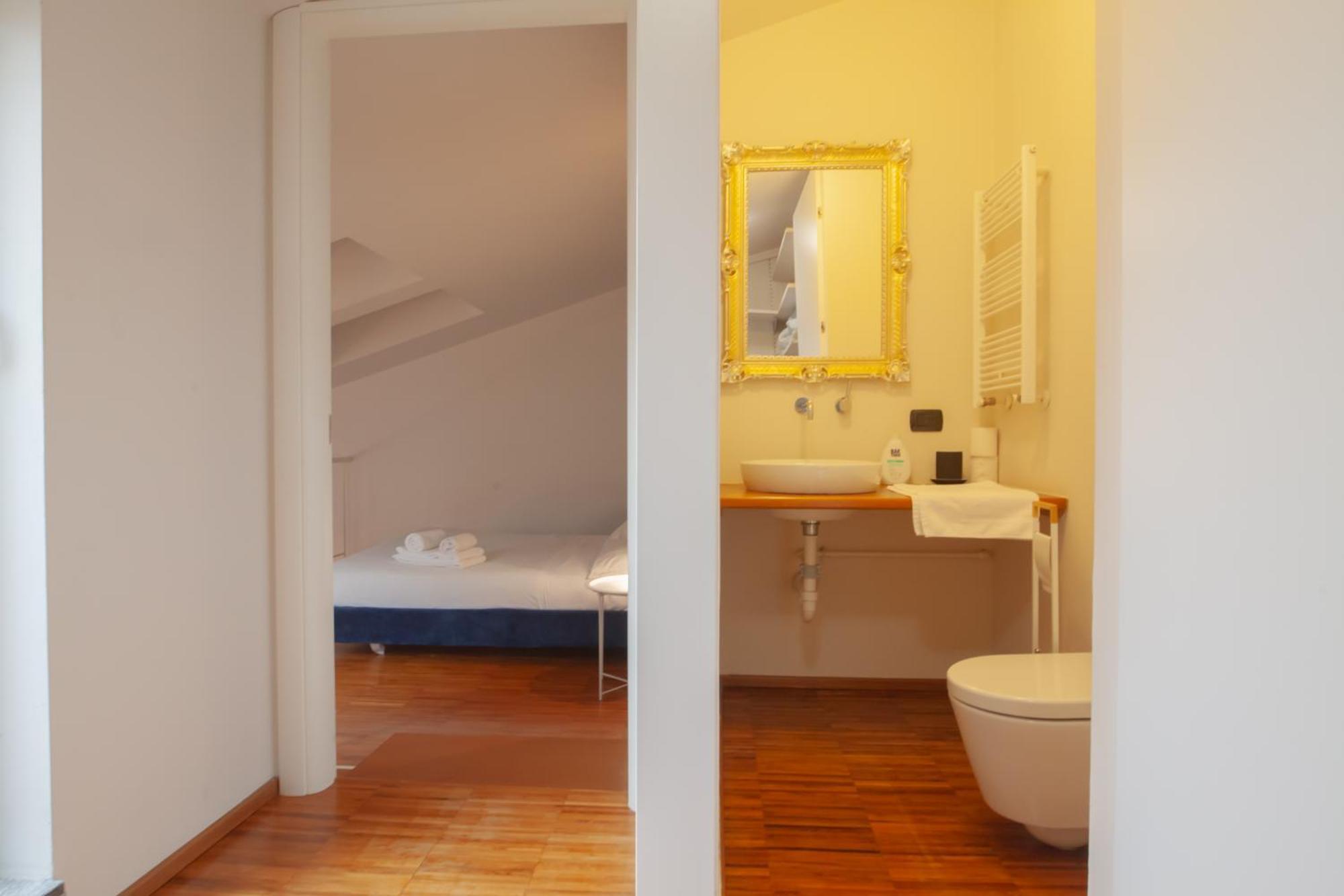 Navigli Design Apartment With Balcony Milan Exterior photo